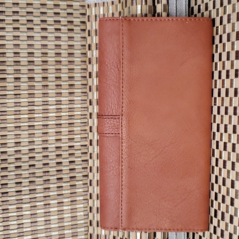 NWOT Universal Threads Wallet - Picture 2 of 10